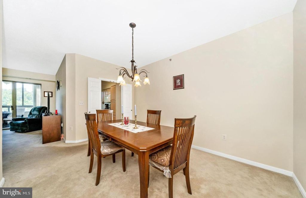 Image 11 of property listing at 3100 N LEISURE WORLD BLVD #523, Silver Spring, MD 20906