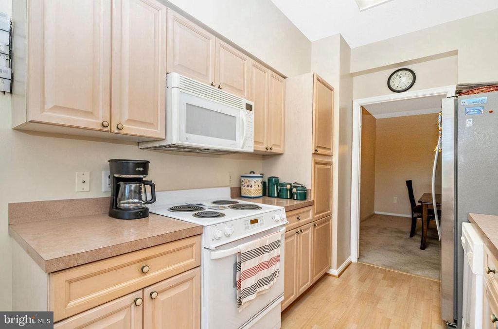 Image 17 of property listing at 3100 N LEISURE WORLD BLVD #523, Silver Spring, MD 20906