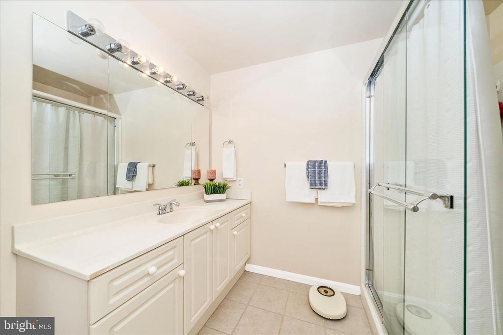 Image 21 of property listing at 3100 N LEISURE WORLD BLVD #523, Silver Spring, MD 20906