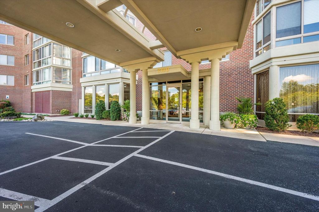 Image 3 of property listing at 3100 N LEISURE WORLD BLVD #523, Silver Spring, MD 20906