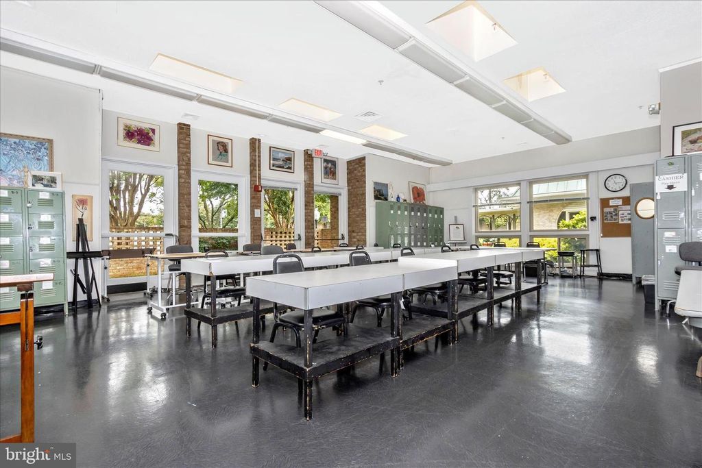 Image 35 of property listing at 3100 N LEISURE WORLD BLVD #523, Silver Spring, MD 20906