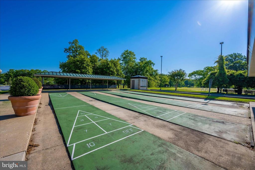 Image 50 of property listing at 3100 N LEISURE WORLD BLVD #523, Silver Spring, MD 20906