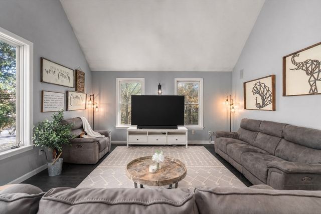 48 Fitchburg St, Marlborough, MA 01752