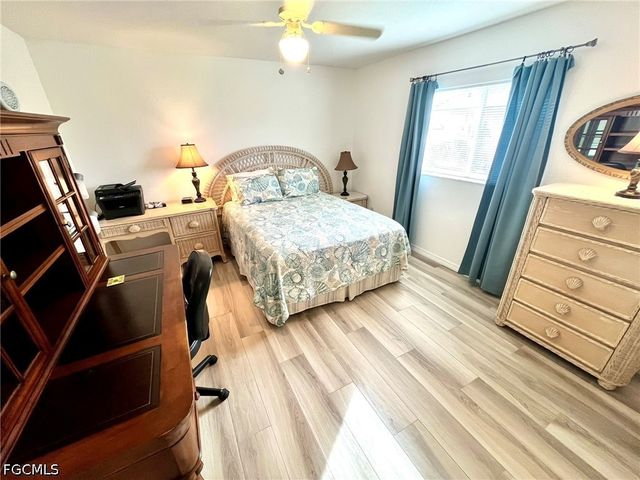 818 SW 8th PL, Cape Coral, FL 33991