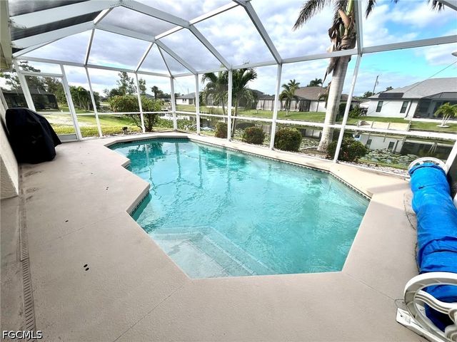 818 SW 8th PL, Cape Coral, FL 33991