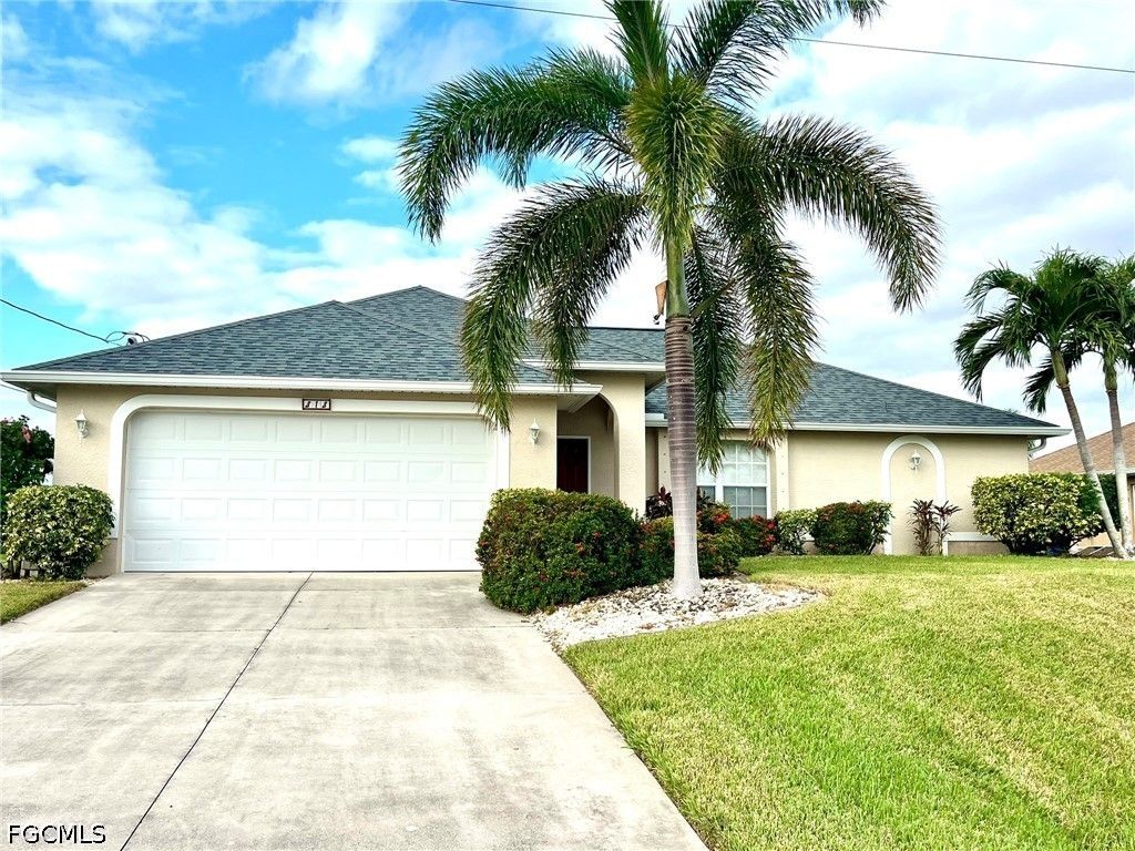 818 SW 8th PL, Cape Coral, FL 33991