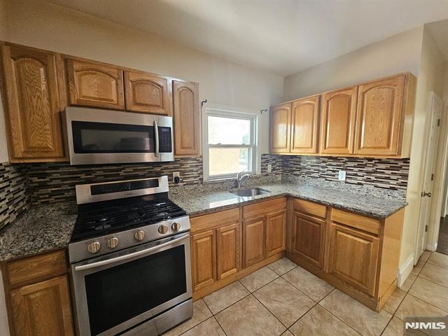 240 Copeland Avenue 2, Lyndhurst, NJ 07071