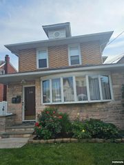 240 Copeland Avenue 2, Lyndhurst, NJ 07071