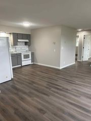 114 Lake Avenue S 14, Spicer, MN 56288