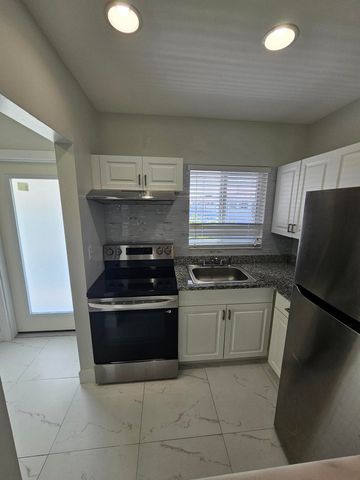 1115 Lake Terrace 208, Boynton Beach, FL 33426