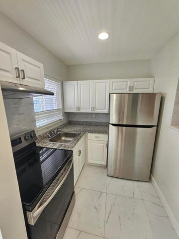 1115 Lake Terrace 208, Boynton Beach, FL 33426