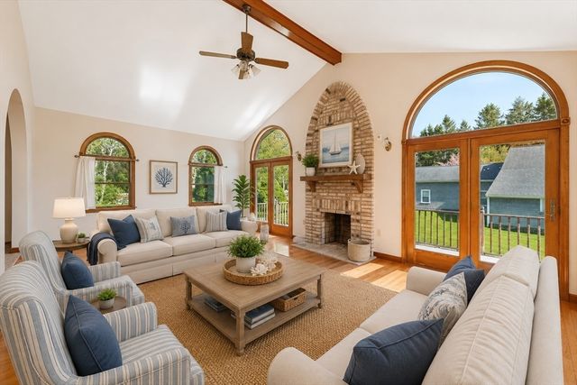 788 Smith Neck Rd, Dartmouth, MA 02748