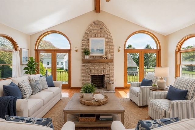 788 Smith Neck Rd, Dartmouth, MA 02748