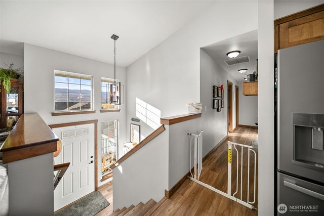 632 S Newton Avenue, East Wenatchee, WA 98802