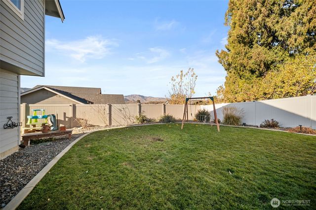 632 S Newton Avenue, East Wenatchee, WA 98802