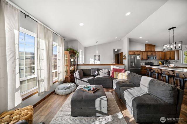 632 S Newton Avenue, East Wenatchee, WA 98802