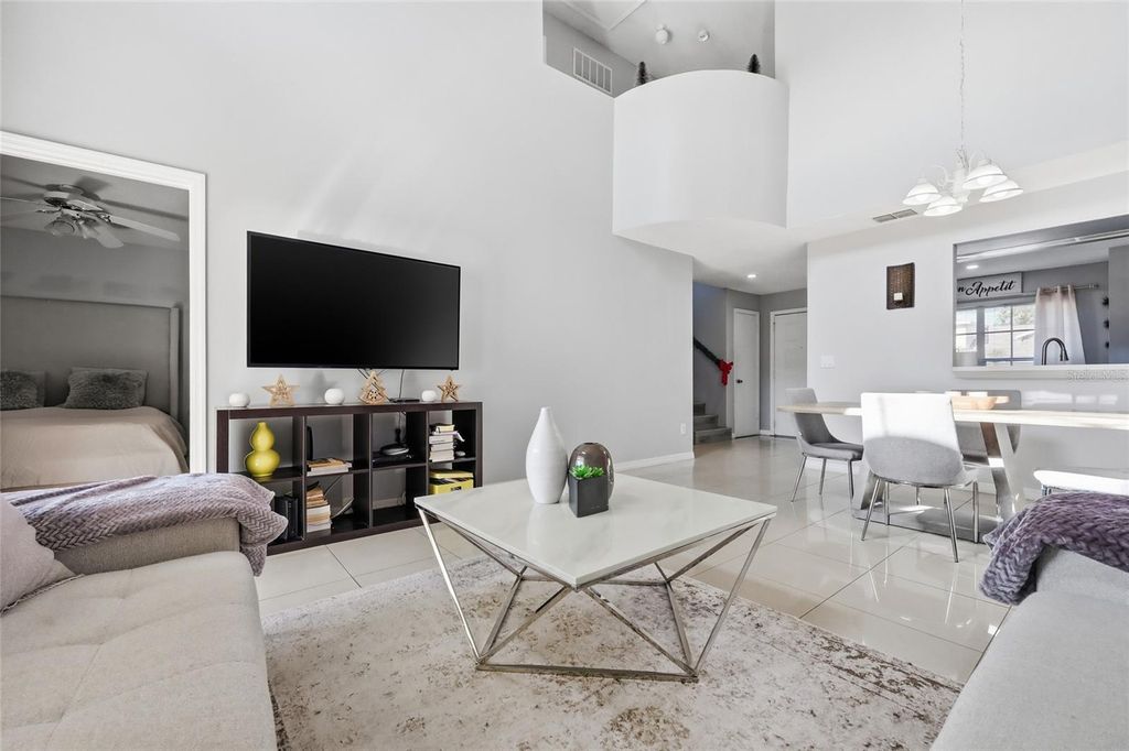 Image 12 of property listing at 1232 BAREFOOT BAY DRIVE, Orlando, FL 32824