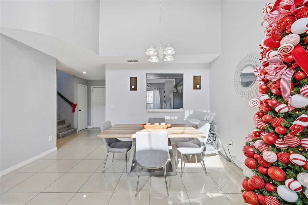 Image 13 of property listing at 1232 BAREFOOT BAY DRIVE, Orlando, FL 32824