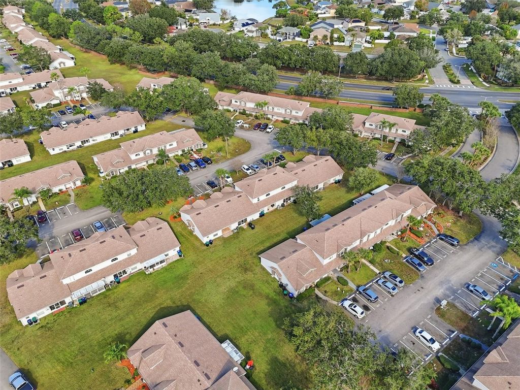 Image 35 of property listing at 1232 BAREFOOT BAY DRIVE, Orlando, FL 32824