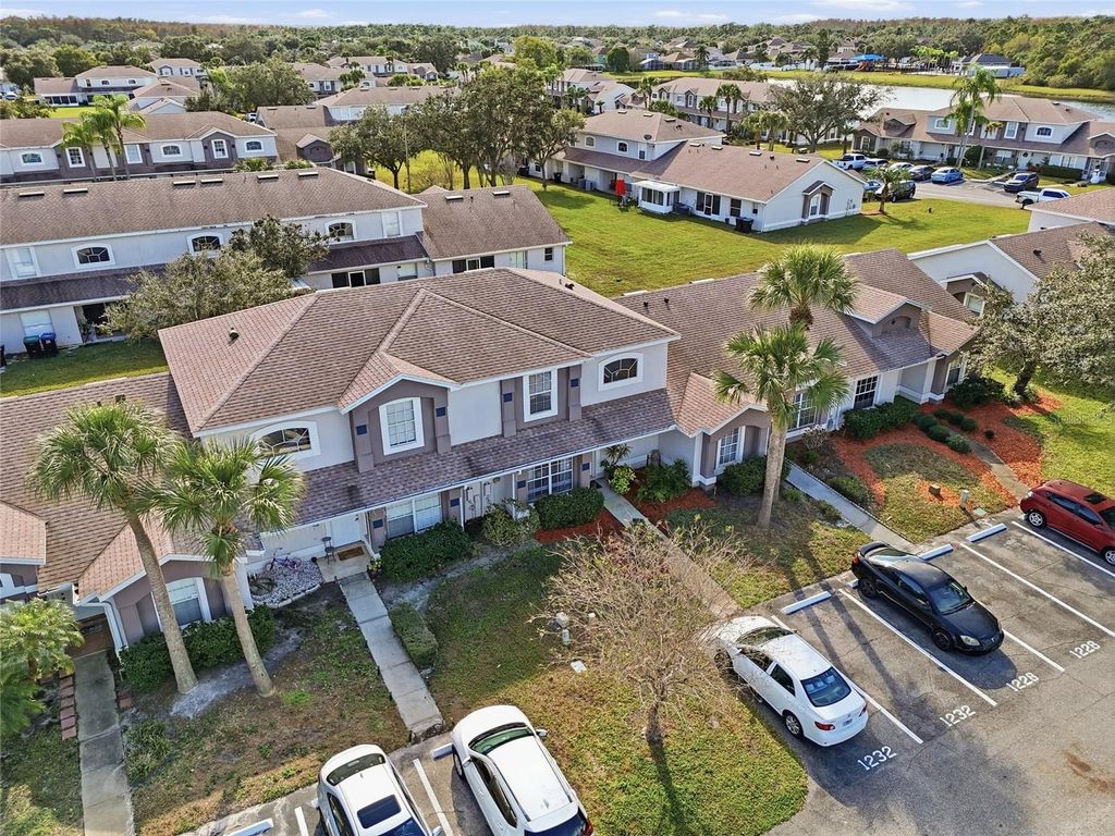 Image 36 of property listing at 1232 BAREFOOT BAY DRIVE, Orlando, FL 32824