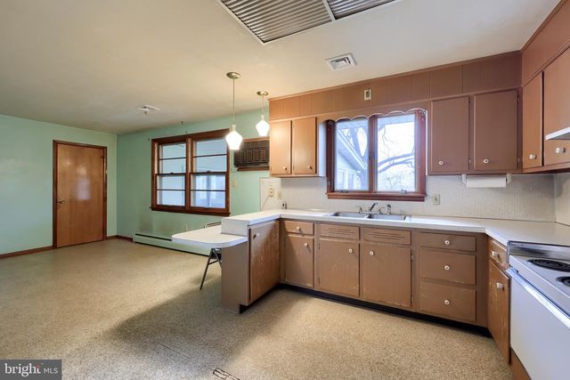 222 ROBIN RD, Hershey, PA 17033