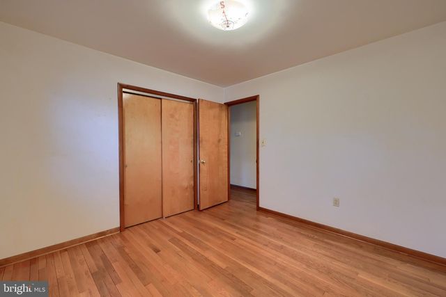 222 ROBIN RD, Hershey, PA 17033