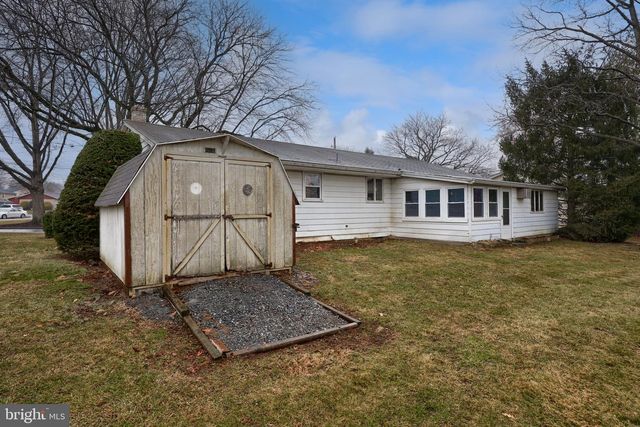 222 ROBIN RD, Hershey, PA 17033