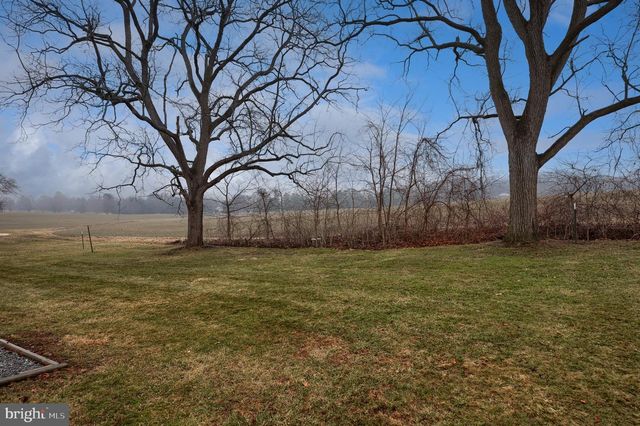 222 ROBIN RD, Hershey, PA 17033