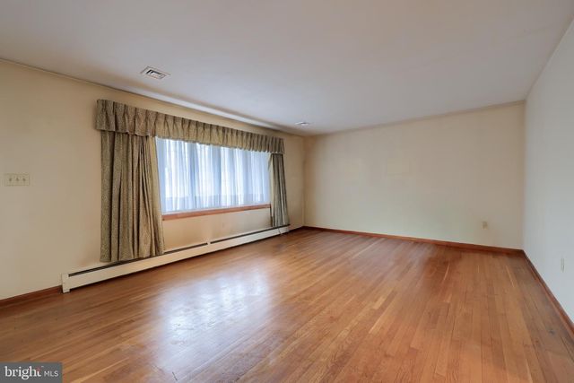 222 ROBIN RD, Hershey, PA 17033