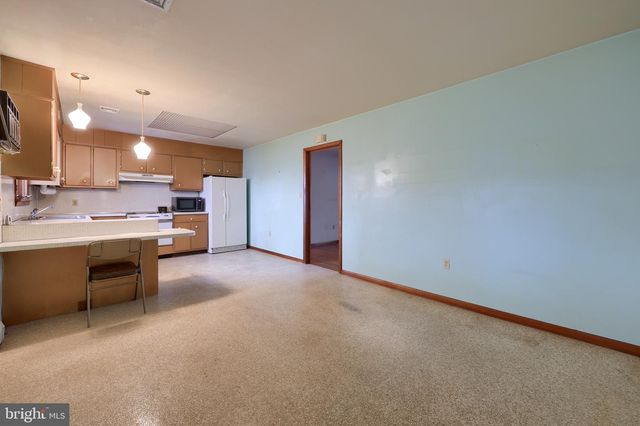 222 ROBIN RD, Hershey, PA 17033