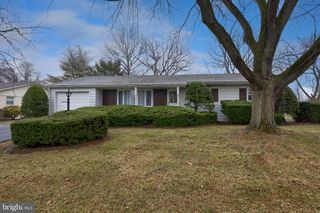 222 ROBIN RD, Hershey, PA 17033