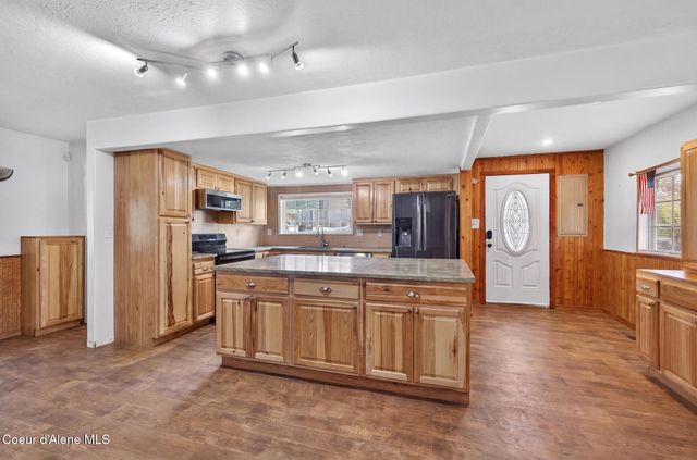 114 Bayview RD, Athol, ID 83801