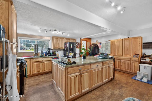 114 Bayview RD, Athol, ID 83801
