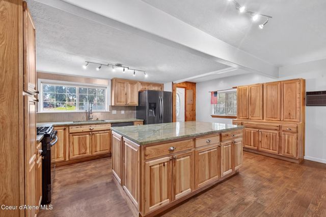 114 Bayview RD, Athol, ID 83801