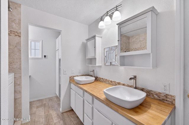 114 Bayview RD, Athol, ID 83801