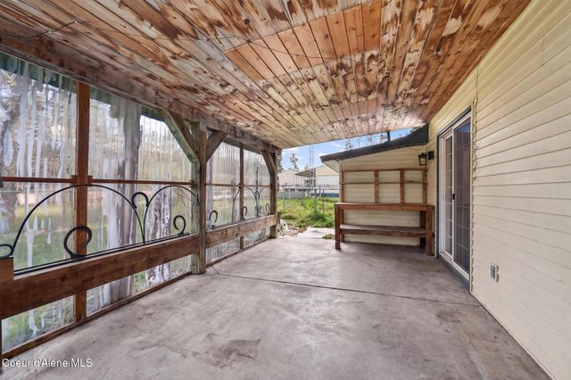 114 Bayview RD, Athol, ID 83801