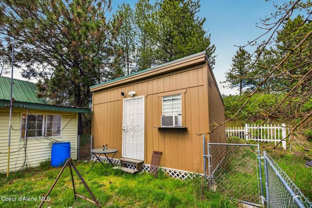 114 Bayview RD, Athol, ID 83801