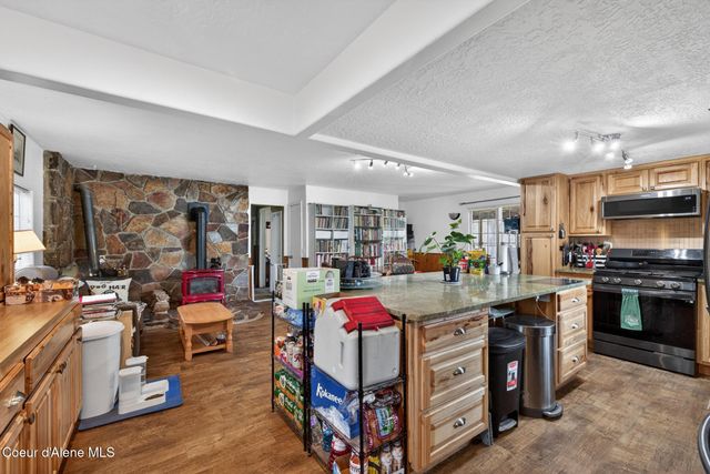 114 Bayview RD, Athol, ID 83801