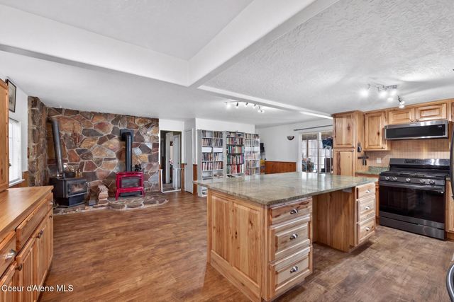 114 Bayview RD, Athol, ID 83801