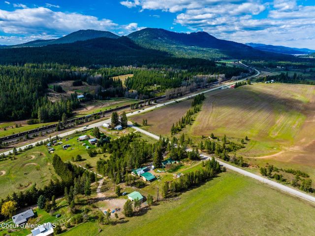 114 Bayview RD, Athol, ID 83801