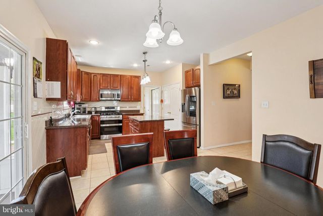 104 RYANS RUN, Sicklerville, NJ 08081