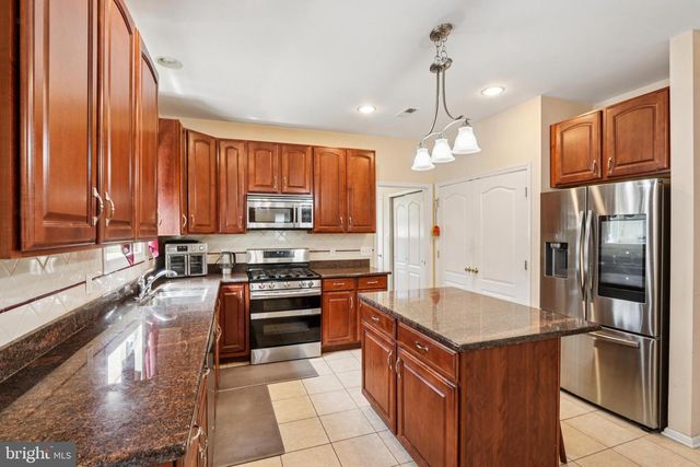 104 RYANS RUN, Sicklerville, NJ 08081