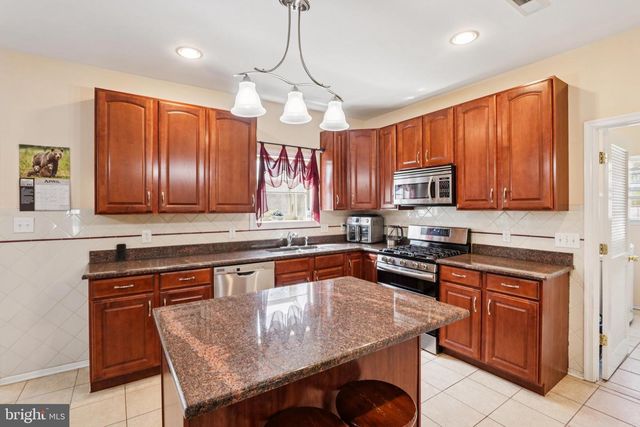 104 RYANS RUN, Sicklerville, NJ 08081