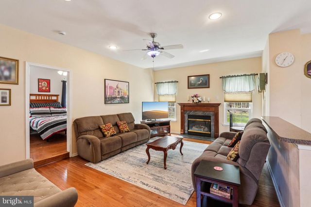 104 RYANS RUN, Sicklerville, NJ 08081