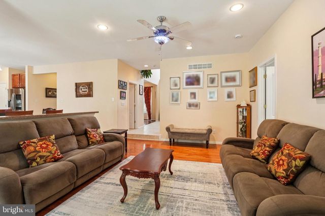 104 RYANS RUN, Sicklerville, NJ 08081