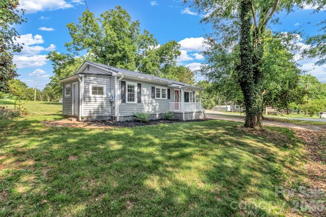 137 J E Morrow Street, Forest City, NC 28043