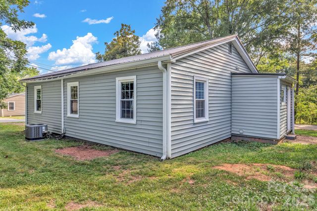 137 J E Morrow Street, Forest City, NC 28043