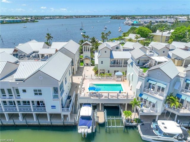 1001 10th AVE S, Naples, FL 34102