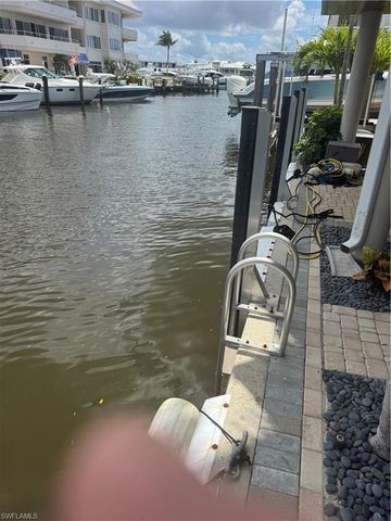 1001 10th AVE S, Naples, FL 34102