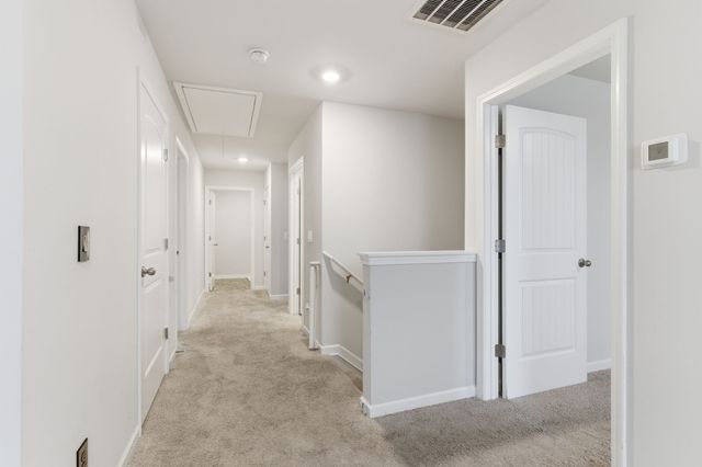 7354 Sunny Parks Dr, White House, TN 37188